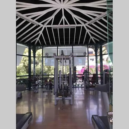 Seaview Studio At Parque Santiago Iii דירה *